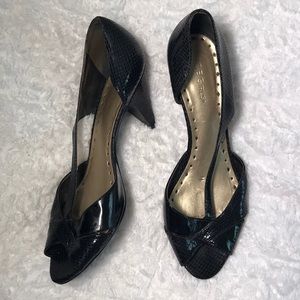 🛍 BCBGIRLS Black low heel sandal🛍